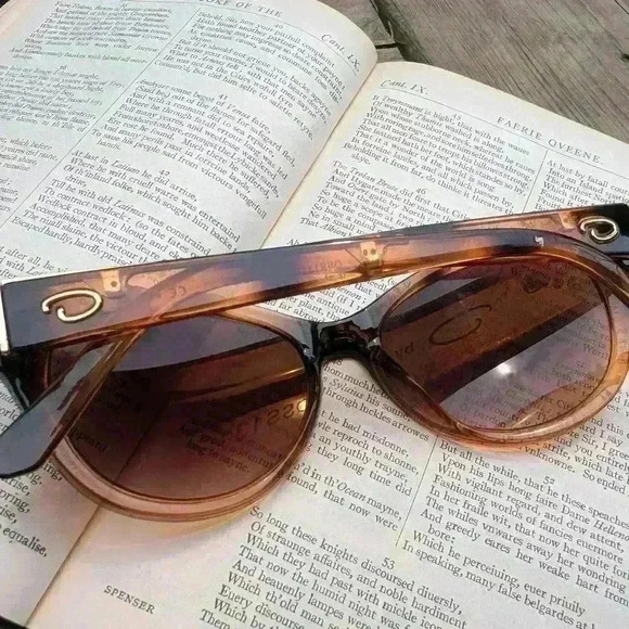 Vintage Oscar de la Renta  sunglasses - Picture 5 of 10